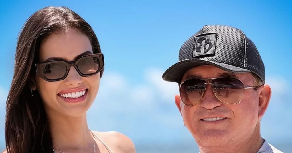 51 ans plus jeune, la femme de Batista bien-aimée révèle que la règle du chanteur se brise quand ils viennent pour la première fois dans le spectacle