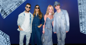 Britney et Justin Cosplay? Camila Queiroz et Klebber Toledo ont créé des jeans combinant et volent la scène à Sao Paulo; Voir des photos