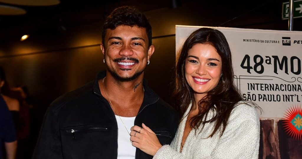 Ils sont revenus! Sophie Charlotte et Shaman se réconcilient officiellement avec la photo romantique à Paris - avec le droit de s'embrasser!