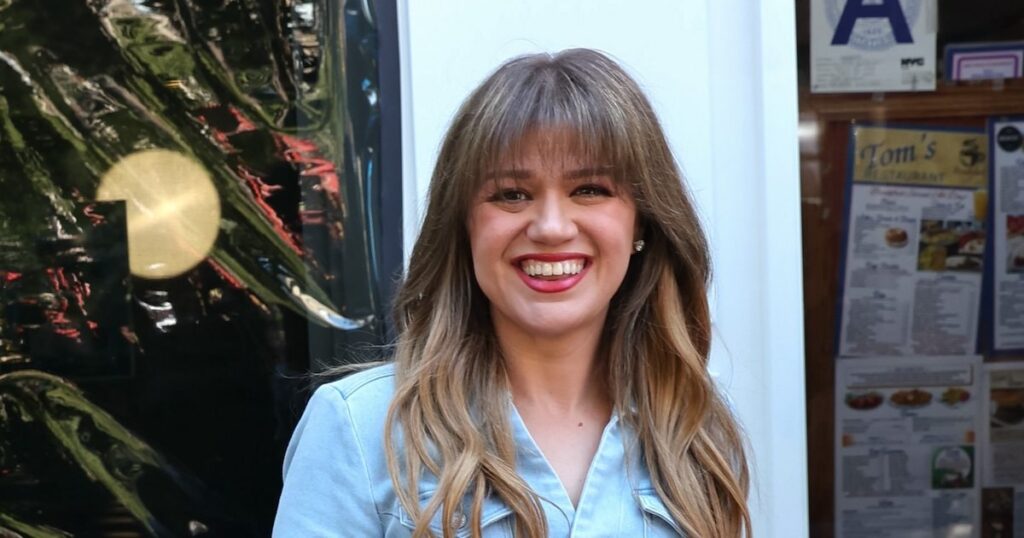 Kelly Clarkson 'adorerait rencontrer quelqu'un de spécial' après le divorce