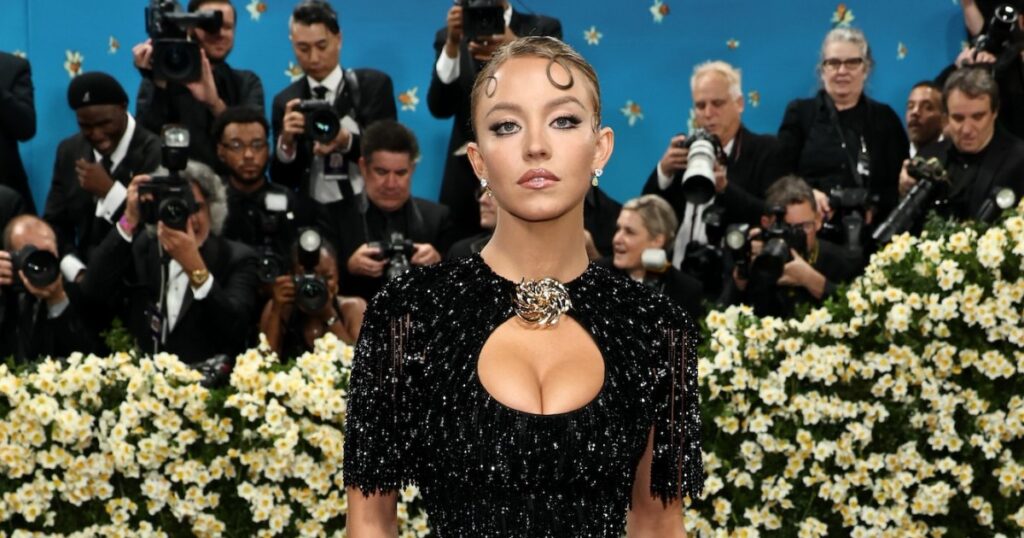 Sydney Sweeney est prêt à «profiter de l'été en tant que femme célibataire»