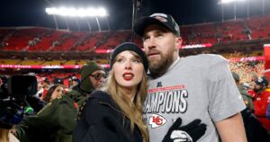 Taylor Swift a tacheté Dining à New York sans Travis Kelce
