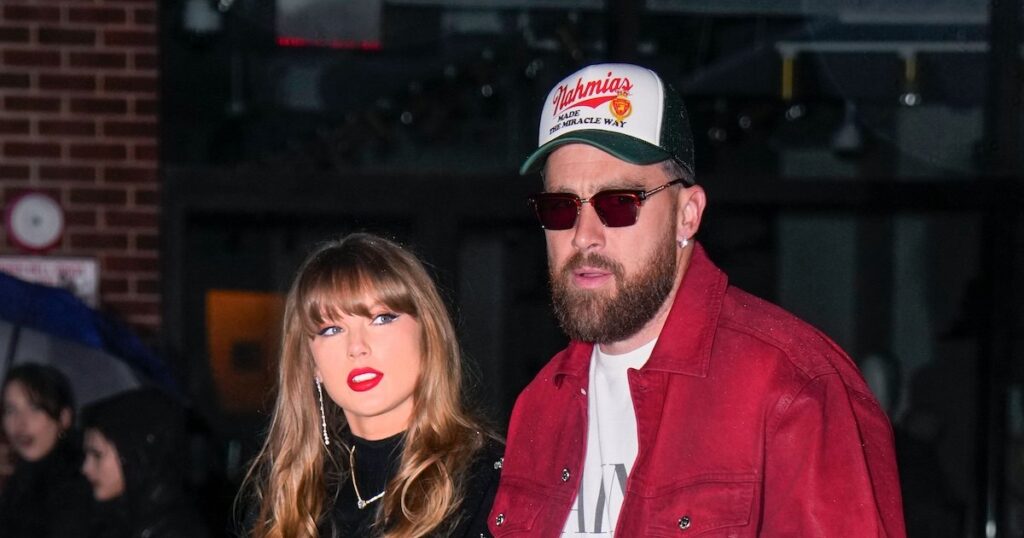 Travis Kelce laisse entendre que lui et Taylor Swift vivent ensemble