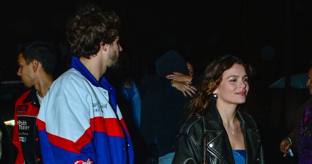À 21 ans, Luana Marquezine, la plus jeune sœur de Bruna Marquezine, est photographiée avec un ex-lame dans la ville. Voir les photos!