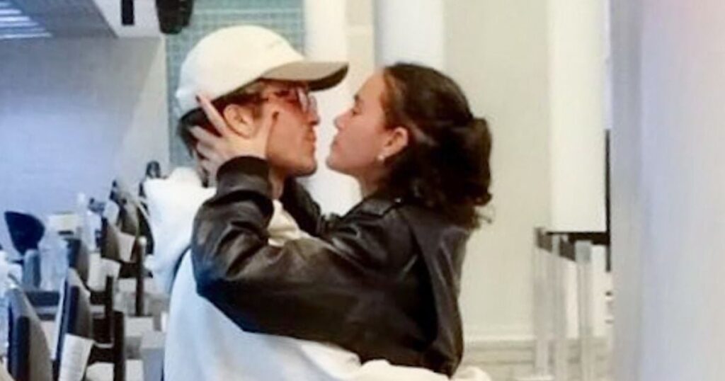 «In Off and Without Labels»: Bruna Marquezine et João Guilherme se rendent, mais optez pour la discrétion totale, souligne le profil. Aux détails!