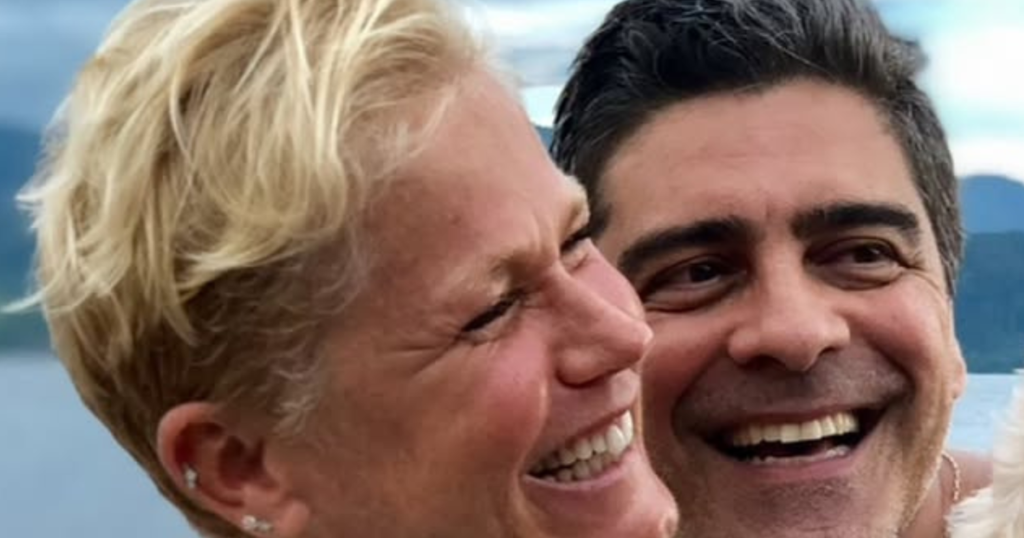 Sans maquillage, Xuxa affiche la beauté naturelle dans de rares photos d'intimité avec son mari, Junno: «My excitée»