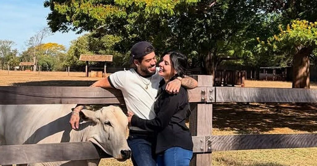 Ana Castela se souvient de sa première fois avec Zé Felipe, est enchantée depuis qu'elle a rencontré le chanteur et attise la toile : "Il a bougé et Virgínia a perdu"