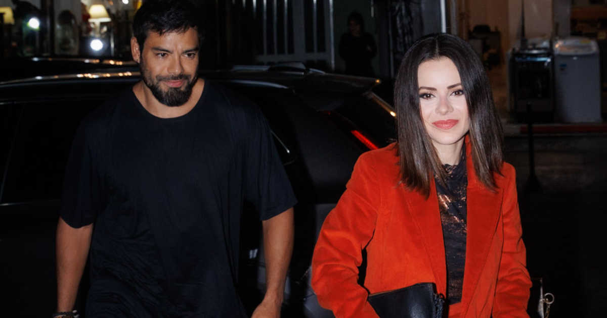 Loin du Brésil après avoir profité de l'anniversaire de son ex, on voit Sandy en train d'embrasser son petit ami, Pedro Andrade. Voir les images