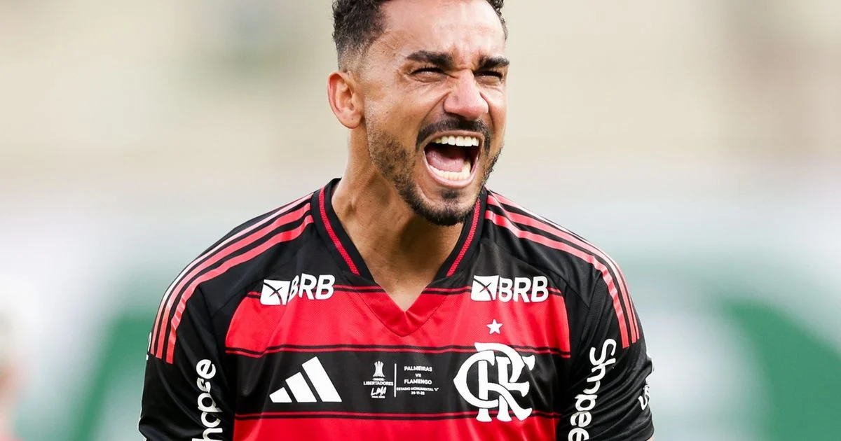 Buteur du but pour le titre de Flamengo lors des Libertadores-2025, Danilo entretient une liaison avec un mannequin du Minas Gerais. Découvrez qui il est et voyez des photos