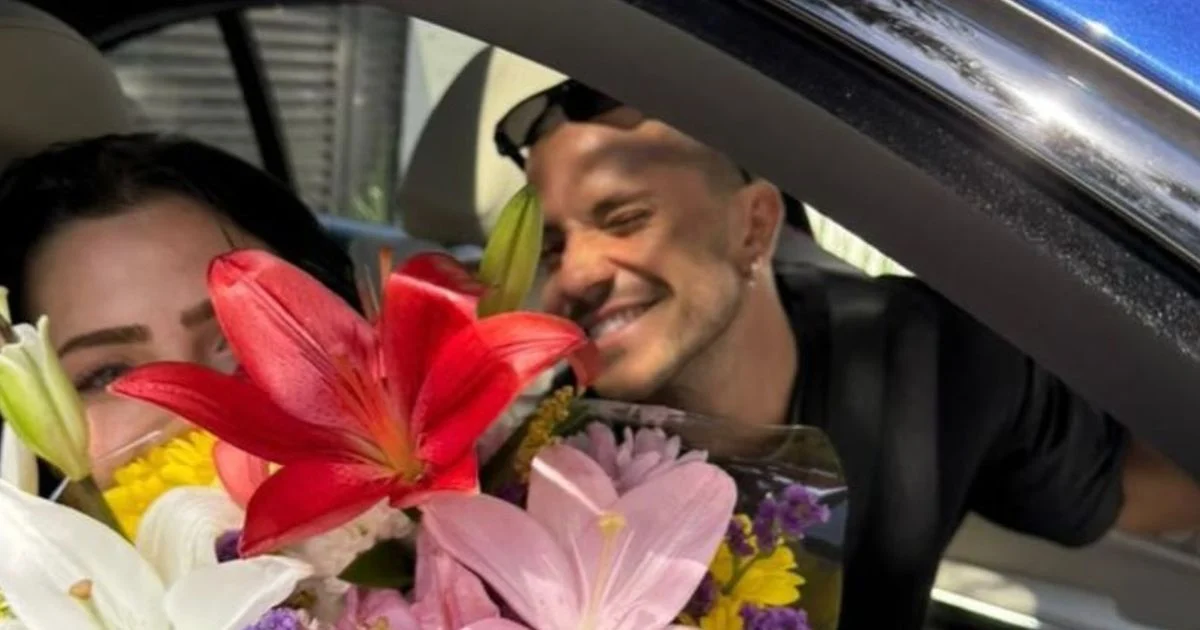 C'est officiel ! Avec le droit à un bouquet, Jade Picon sort avec un acteur de « Os Donos do Jogo » et « Elite » ; Maisa et d'autres personnalités réagissent