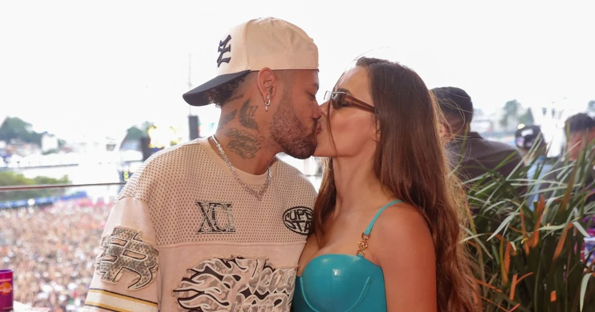 Neymar et Bruna Biancardi s'embrassent BEAUCOUP, Rafaella et Gabigol et plus encore : « Tardezinha » à São Paulo rassemble des célébrités au spectacle de Thiaguinho ; voir les photos et les looks !