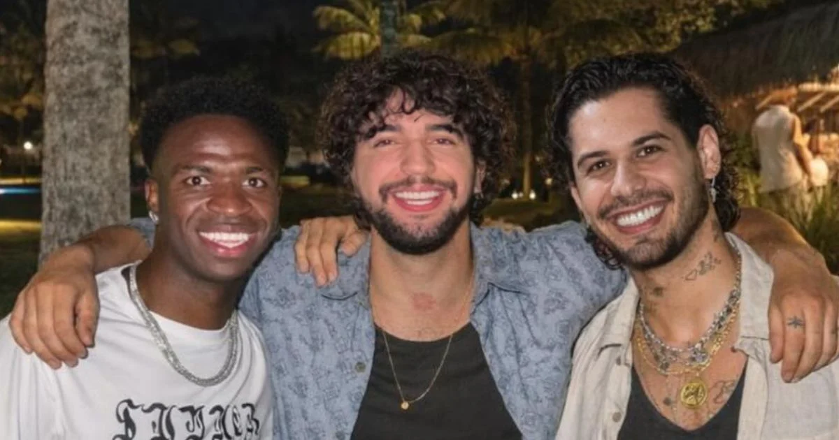 Zé Felipe et Vini Jr. apparaissent "ensemble" sur une photo avec Nattan après une polémique impliquant l'ancien et l'actuel Virginien et le web réagit : "Vous êtes le chien"