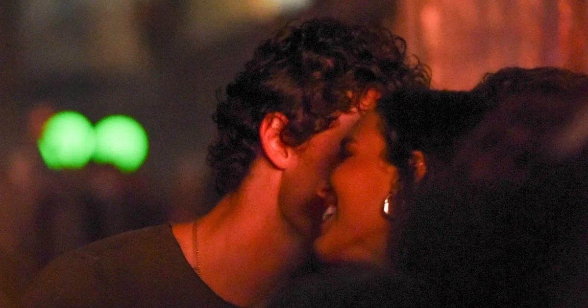 Bruna Marquezine et Shawn Mendes sortent ensemble ! L'émotion de l'actrice et la déclaration du chanteur marquent le début officiel de leur relation. Détails!