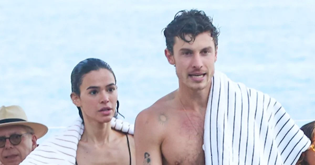 Bruna Marquezine va au tribunal : la capture illégale de l'actrice avec Shawn Mendes s'est faite avec un drone, révèle Léo Dias
