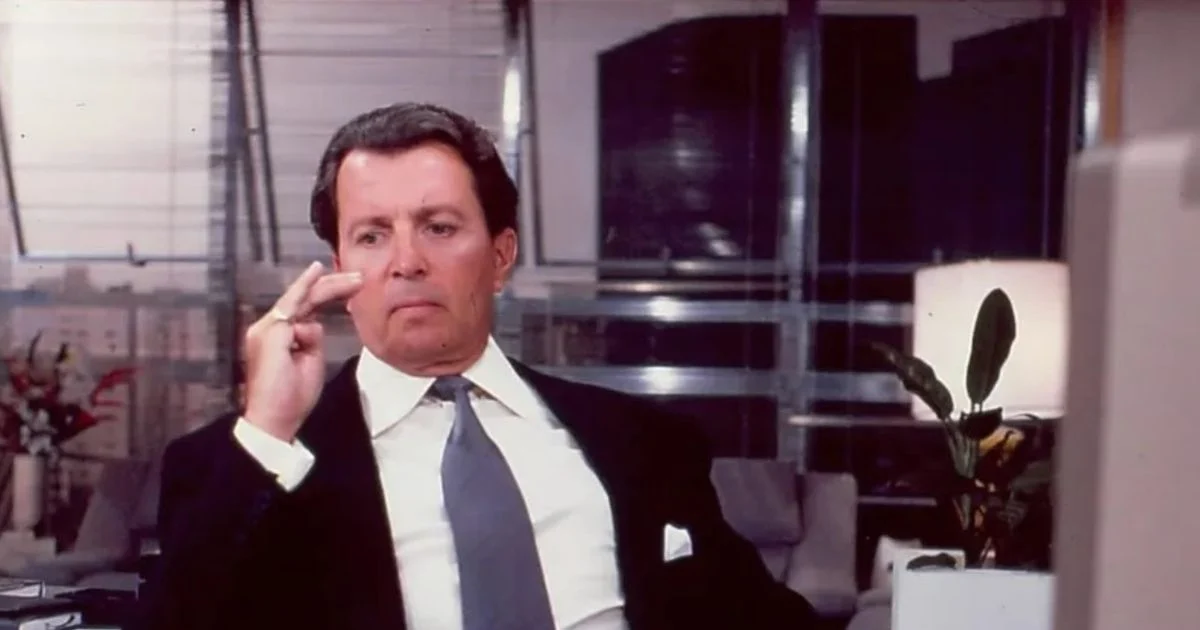 Renato de 'Rainha da Sucata' et proche de 90 ans, Daniel Filho apparaît avec un look très différent aux côtés de sa femme aux Golden Globes Brasil et rencontre les acteurs du feuilleton Globo. Des photos !