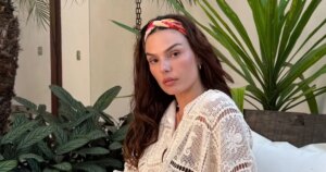 700 m² avec des tarifs journaliers allant jusqu'à 42 000 R$ : Isis Valverde et Marcus Buaiz affichent le luxe lors de leur voyage à Bahia et séjournent dans une gigantesque demeure « les pieds dans le sable »