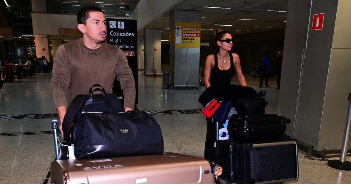 Relief! Le frère d'Anitta débarque au Brésil avec sa petite amie, Hariany Almeida, et de nombreux bagages, après avoir risqué l'expulsion en France