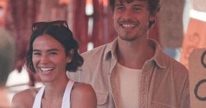 C'est devenu une partie de la famille ! Shawn Mendes fait une sortie typiquement brésilienne avec Bruna Marquezine et le détail excite les fans. Voir plus de 20 photos du couple