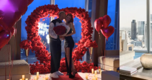 C'est à couper le souffle ! Richarlison propose à Amanda Araújo dans l'hôtel le plus haut d'Europe occidentale, à plus de 100 m du sol, avec une piscine au 52ème étage et des suites mesurant jusqu'à 232 m²