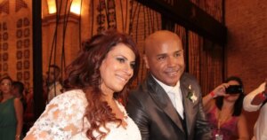 Qui est la femme du chanteur Rick : il y a 11 ans, le couple de Renner a célébré son mariage de 30 ans avec la mère de leurs deux enfants à Aparecida do Norte. "Il est possible de croire aux relations et aux rencontres des âmes", s'est exalté un compatriote, toujours porté disparu après un vol en hélicoptère