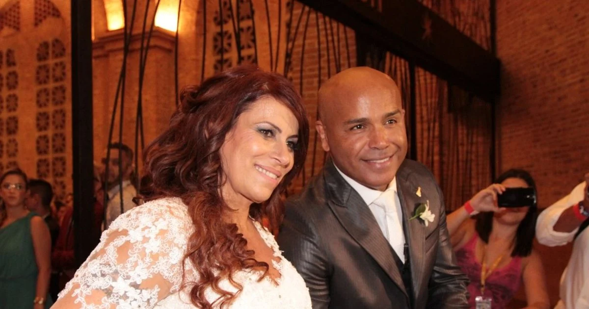 Qui est la femme du chanteur Rick : il y a 11 ans, le couple de Renner a célébré son mariage de 30 ans avec la mère de leurs deux enfants à Aparecida do Norte. "Il est possible de croire aux relations et aux rencontres des âmes", s'est exalté un compatriote, toujours porté disparu après un vol en hélicoptère